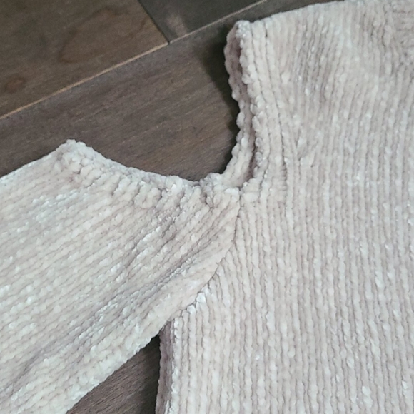 Express Chenille Cold Shoulder Sweater - Picture 2 of 7